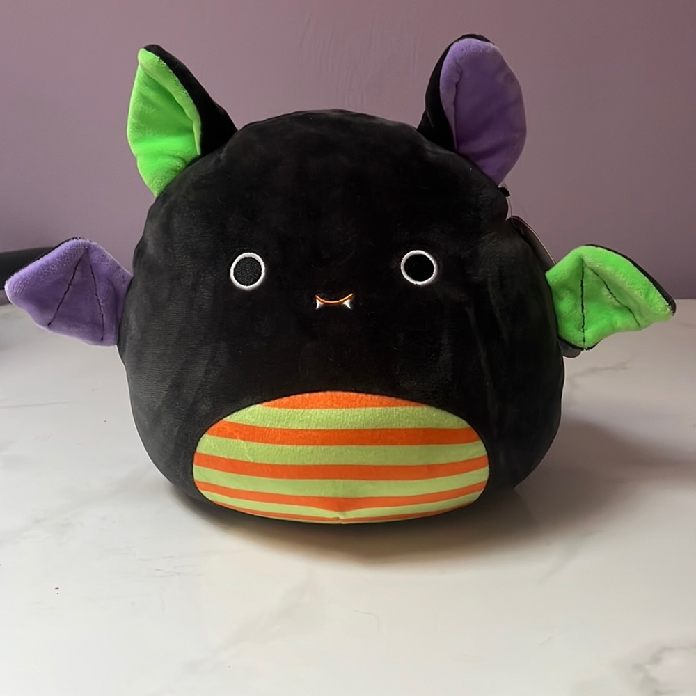 NWT Fariq 8” bat squishmallow